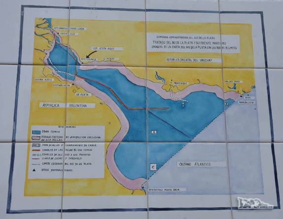 Angigo mapa do estuário do rio da Prata, em Colonia del Sacramento, no sul do Uruguai